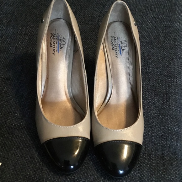 Life Stride Shoes - Life Stride memory foam heels, size 8M